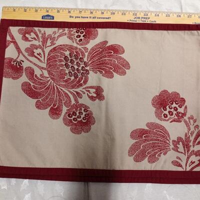 Floral placemats, (4)