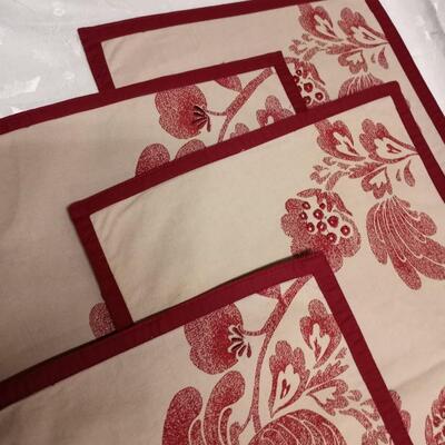Floral placemats, (4)