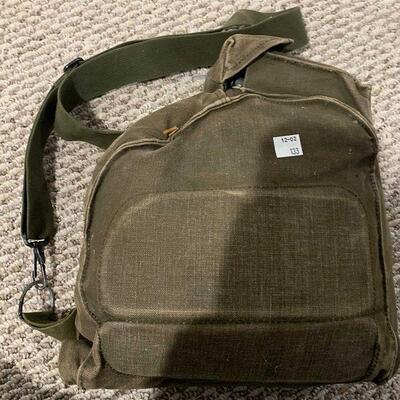 Genuine US Military Issue M-17 Protective Mask (gas mask)