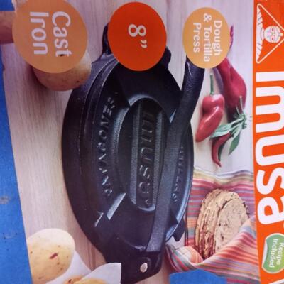 Imusa Cast iron tortilla press