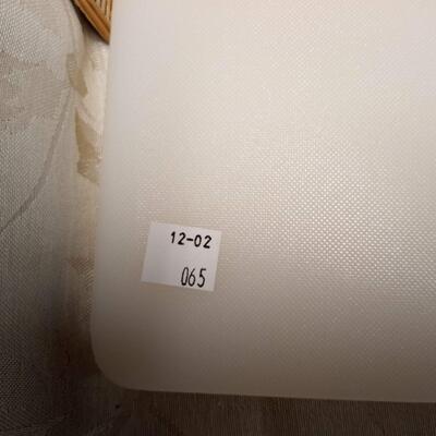 Large White Cutting board (2 of 3)