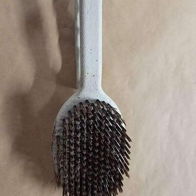 Large wire brush