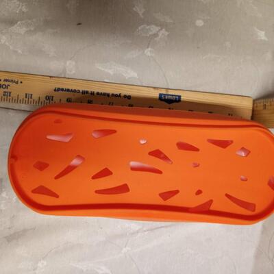 Microwave cooking dish