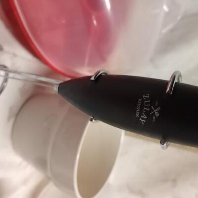 misc kitchen; flower coaster, bowls, storage