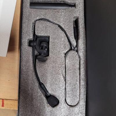 Musical instrument microphone