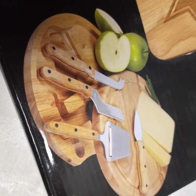 NFL Cowboys Cheese board and tools set