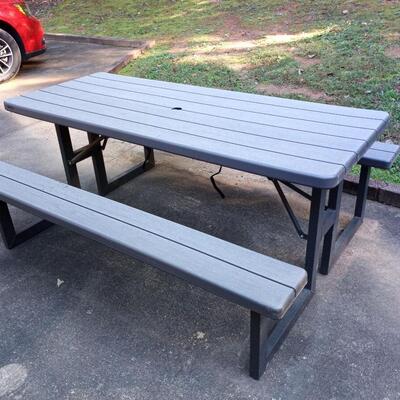 Plastic picnic table