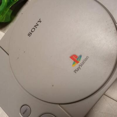 Playstation, untested; 3 controllers