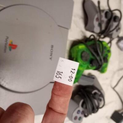 Playstation, untested; 3 controllers