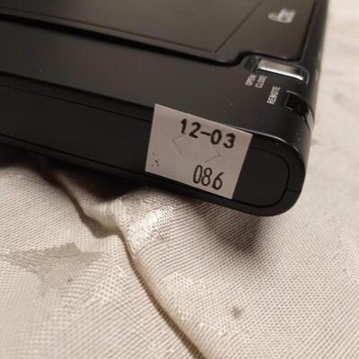 Portable DVD player w remote