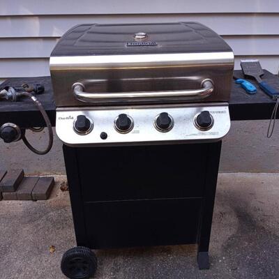Propane grill, w cover