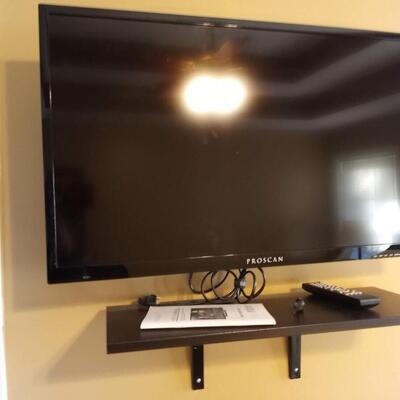 Proscan 32â€ TV w/ remote