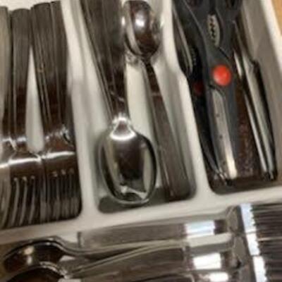 Tray of silverware