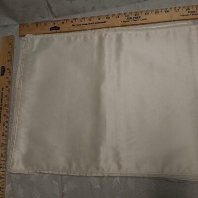 White placemats, (4)