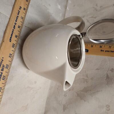 White tea pot