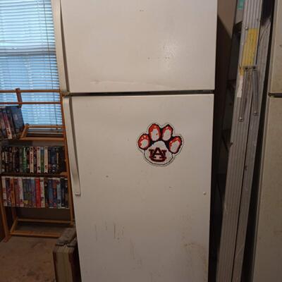 Working refrigerator, AU sticker