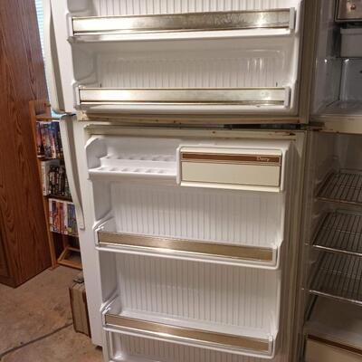 Working refrigerator, GT Sticker