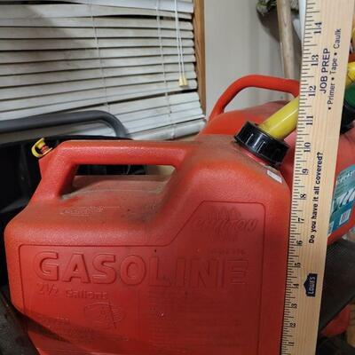 2.5 gallon gas can, yellow spout