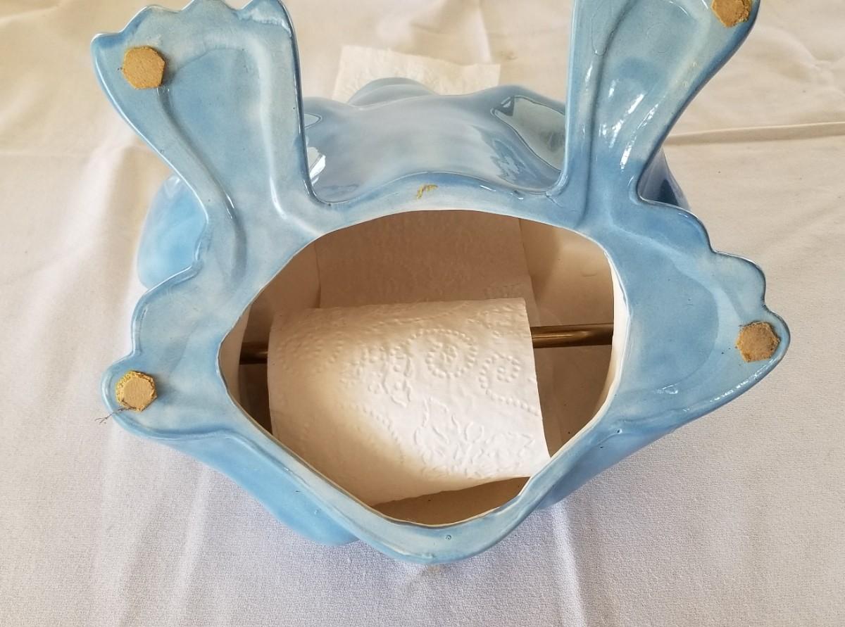 Lot 165 Ceramic Toad/Frog Toilet Paper Dispenser