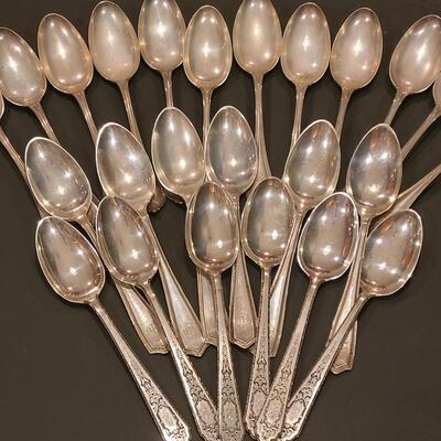 Lot J7: Mixed Lot of Sterling Silver Teaspoons (1 lb 4.7 ounces) Monograms