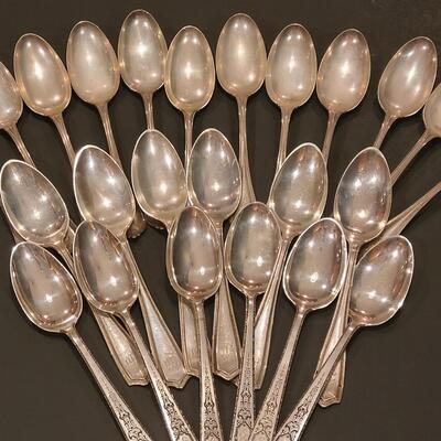 Lot J7: Mixed Lot of Sterling Silver Teaspoons (1 lb 4.7 ounces) Monograms