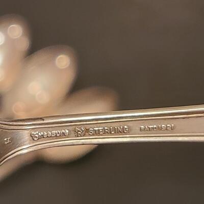 Lot J7: Mixed Lot of Sterling Silver Teaspoons (1 lb 4.7 ounces) Monograms