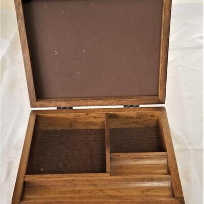 Lot #168  Collectible Wood Glassics (1974) Men's jewelry box - Budweiser
