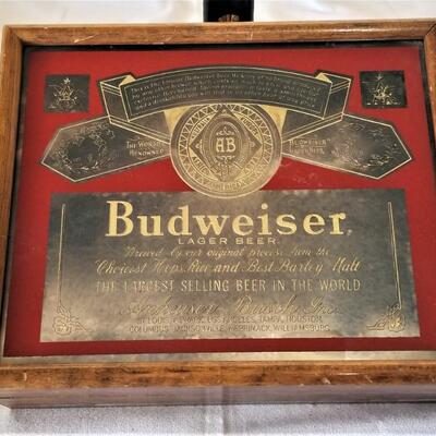 Lot #168  Collectible Wood Glassics (1974) Men's jewelry box - Budweiser