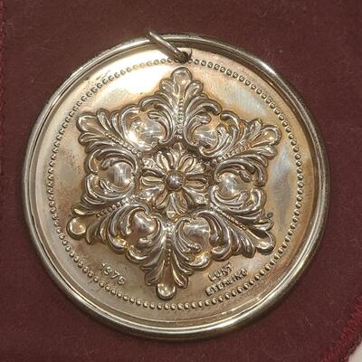 Lot J2: New Vintage Lunt Sterling Medallion 