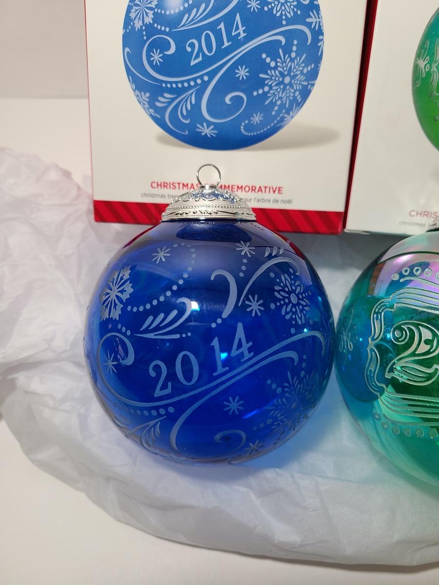 Lot 184 Hallmark Christmas Commemorative Glass Ornaments