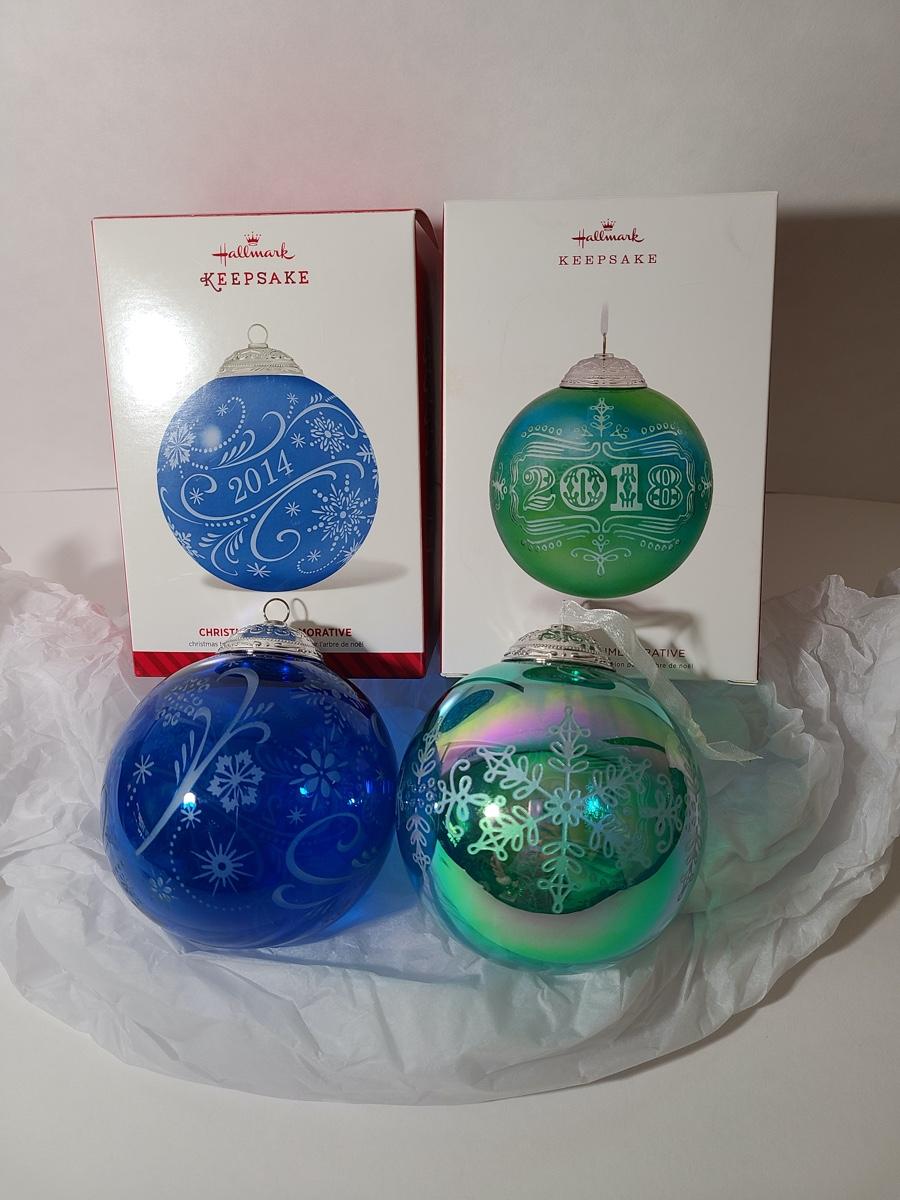 Lot 184 Hallmark Christmas Commemorative Glass Ornaments
