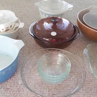 Lot of Nice Vintage Pyrex and Other Pyrex