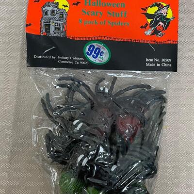 Halloween Creepy Crawly Novelty Gag Fake Rubber Bugs Insects Rats w Glass Jar