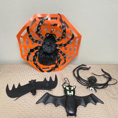 Halloween Seasonal Holiday Decor Bats Spiders