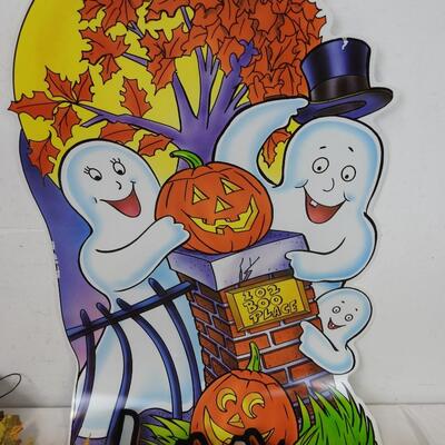 Halloween/ Pumpkins: 13 Decorated Pumpkins, Sign, Welcome Sign, Black Skull