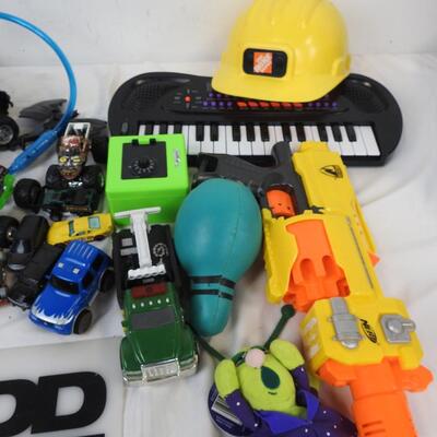 Cars, Ball Luacher, Nerf Gun, Kid Hard Hat, Piano