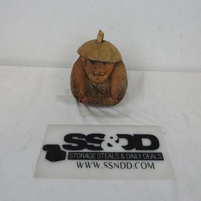 Hawaii Coconut Monkey Carving