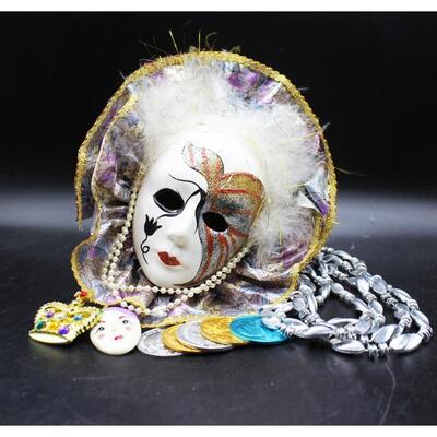 Mardi Gras Harlequin Jester Mask Wall Hanging Decor Tokens Beads & Pins