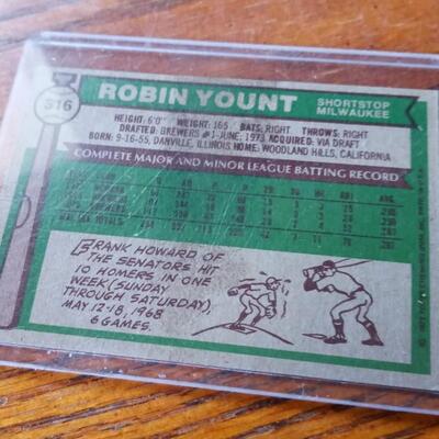 LOT 23  THREE ROBIN YOUNT BASEBALL CARDS