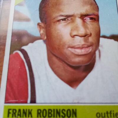 LOT 30  FRANK ROBINSON 1966 TOPPS