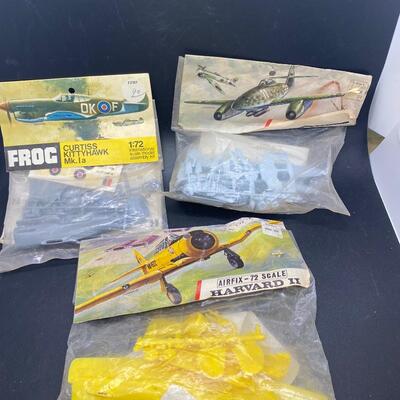 Lot of 3 Vintage 1/72 Scale Model Fighter Plane Airplane Kits