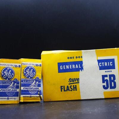 Lot of New Old Stock GE #5B Flashbulbs