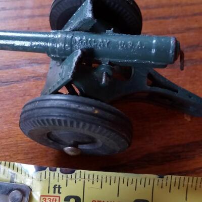 LOT 35  METAL TOY CANNON