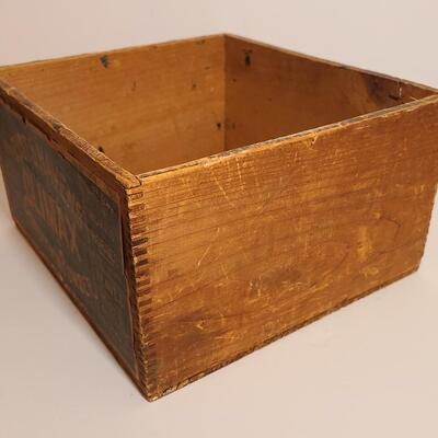 Lot 802: Antique "Rust Haven's Climax Wood Crate Box (New Brunswick, NJ)