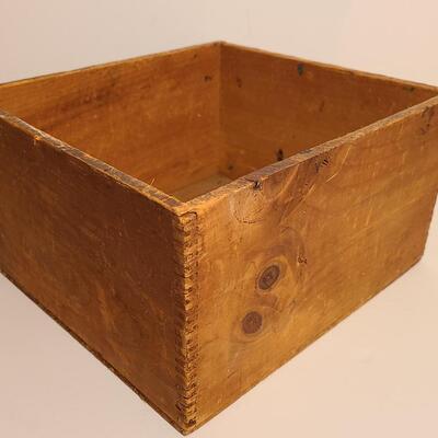 Lot 802: Antique "Rust Haven's Climax Wood Crate Box (New Brunswick, NJ)