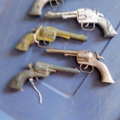 LOT 45 VINTAGE CAP GUN COLLECTION | EstateSales.org