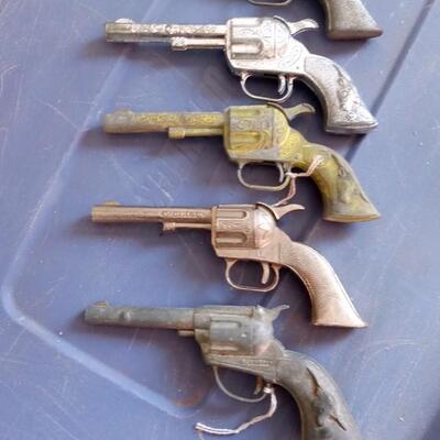 LOT 45 VINTAGE CAP GUN COLLECTION | EstateSales.org