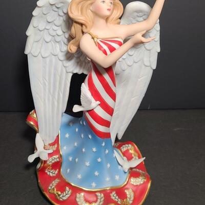 Lot 900: Lenox "God Bless America"
