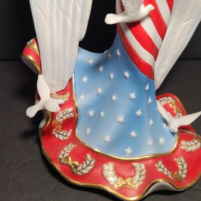 Lot 900: Lenox "God Bless America"