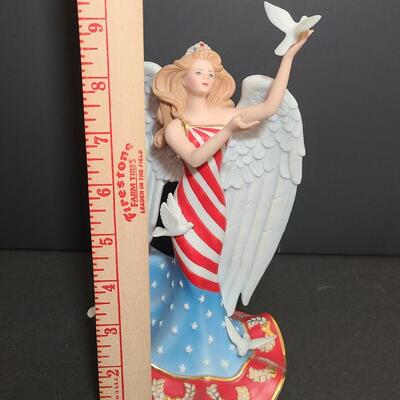 Lot 900: Lenox "God Bless America"